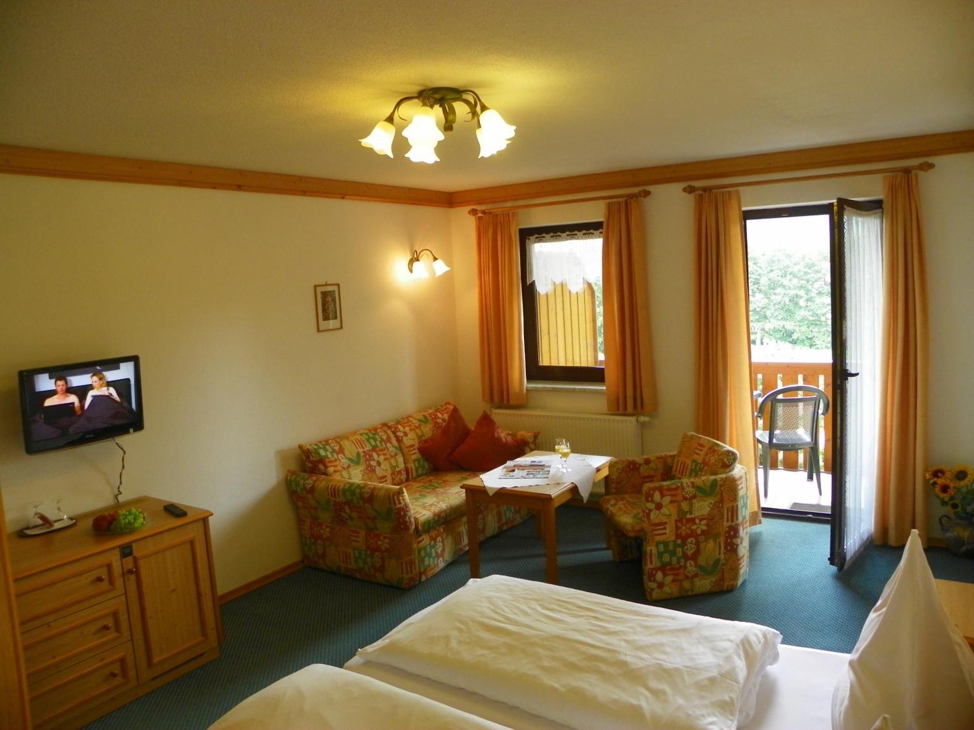 Landhotel Steigerwaldhaus Burghaslach Dış mekan fotoğraf