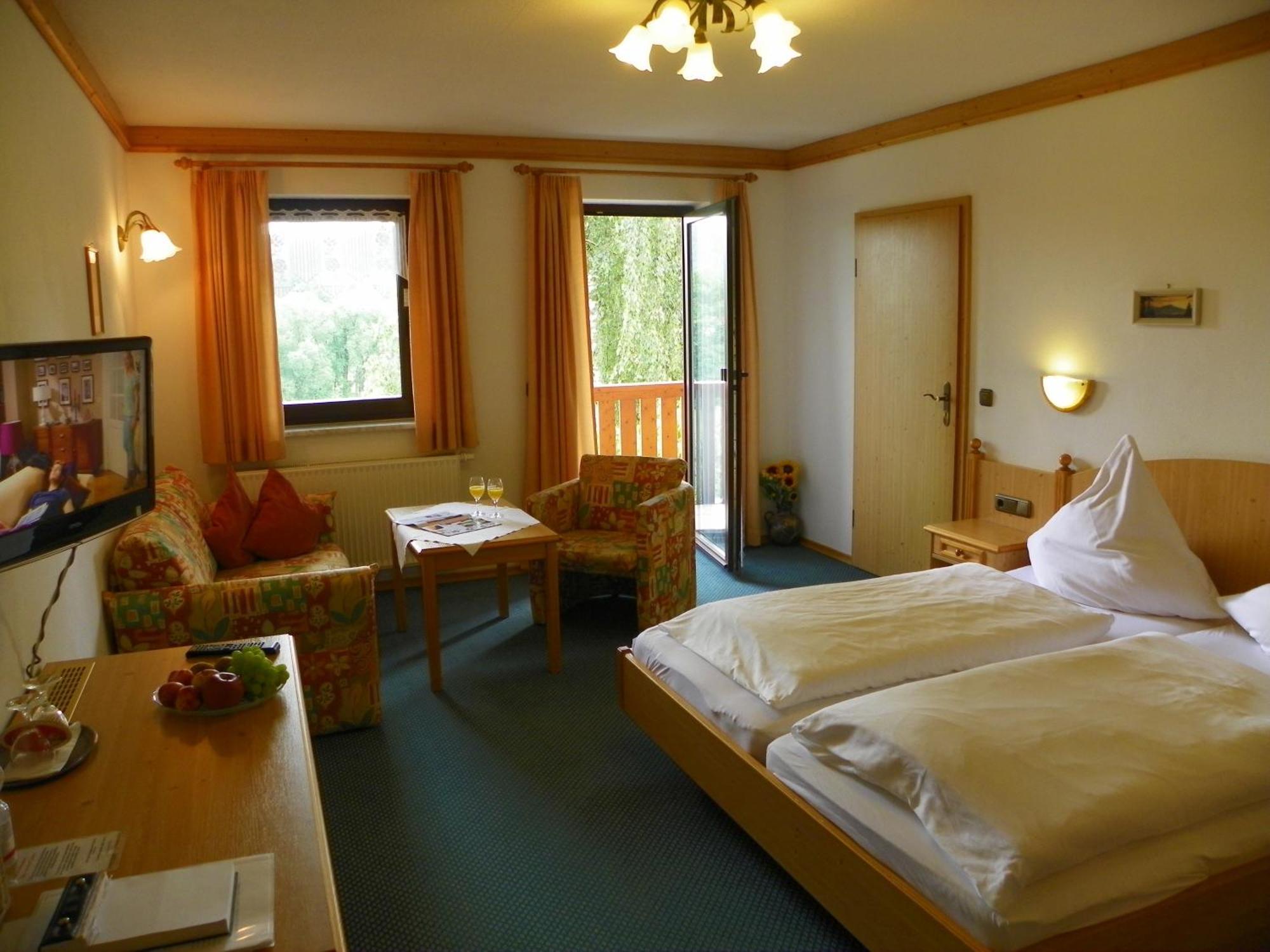 Landhotel Steigerwaldhaus Burghaslach Dış mekan fotoğraf